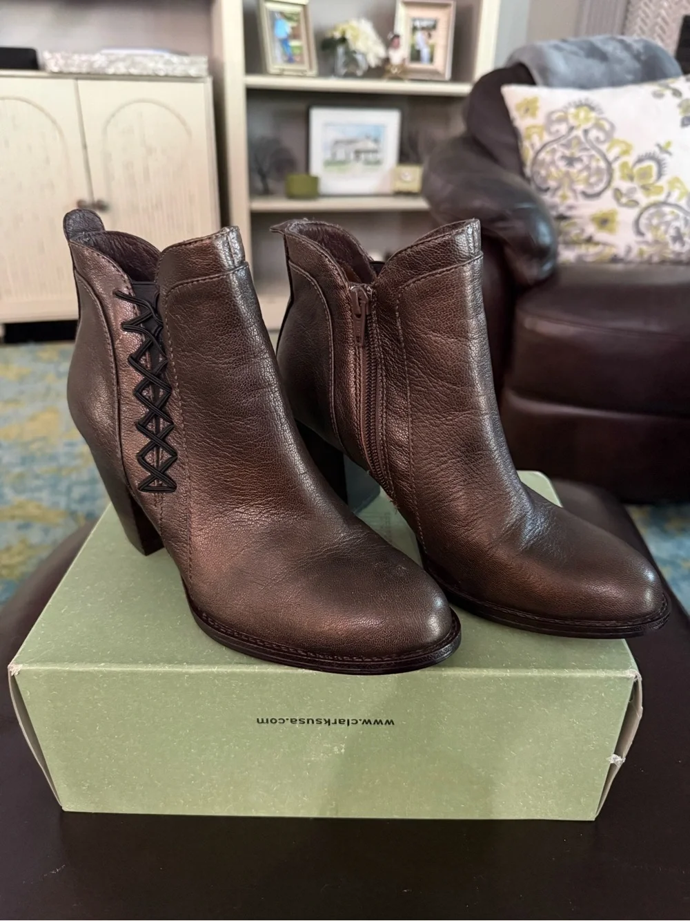 Sofft metallic brown